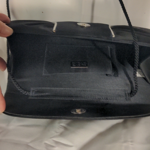 Black Cache’ evening bag, hip length cord - Picture 4 of 4